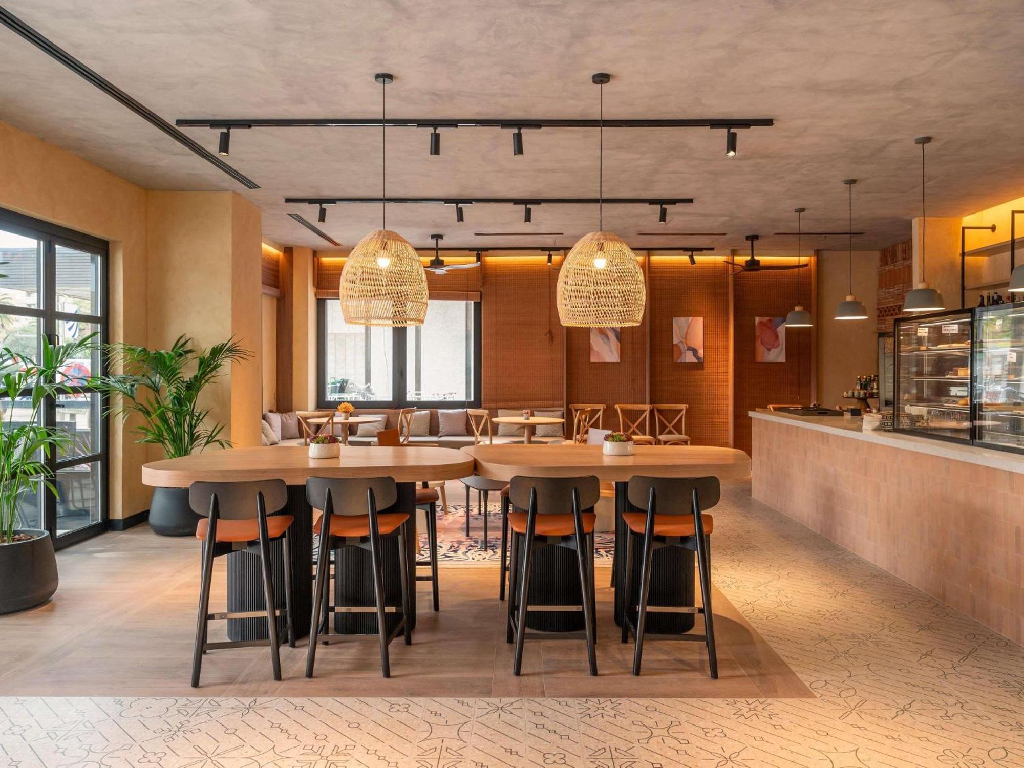 Novotel Valencia Lavant Bagian luar foto