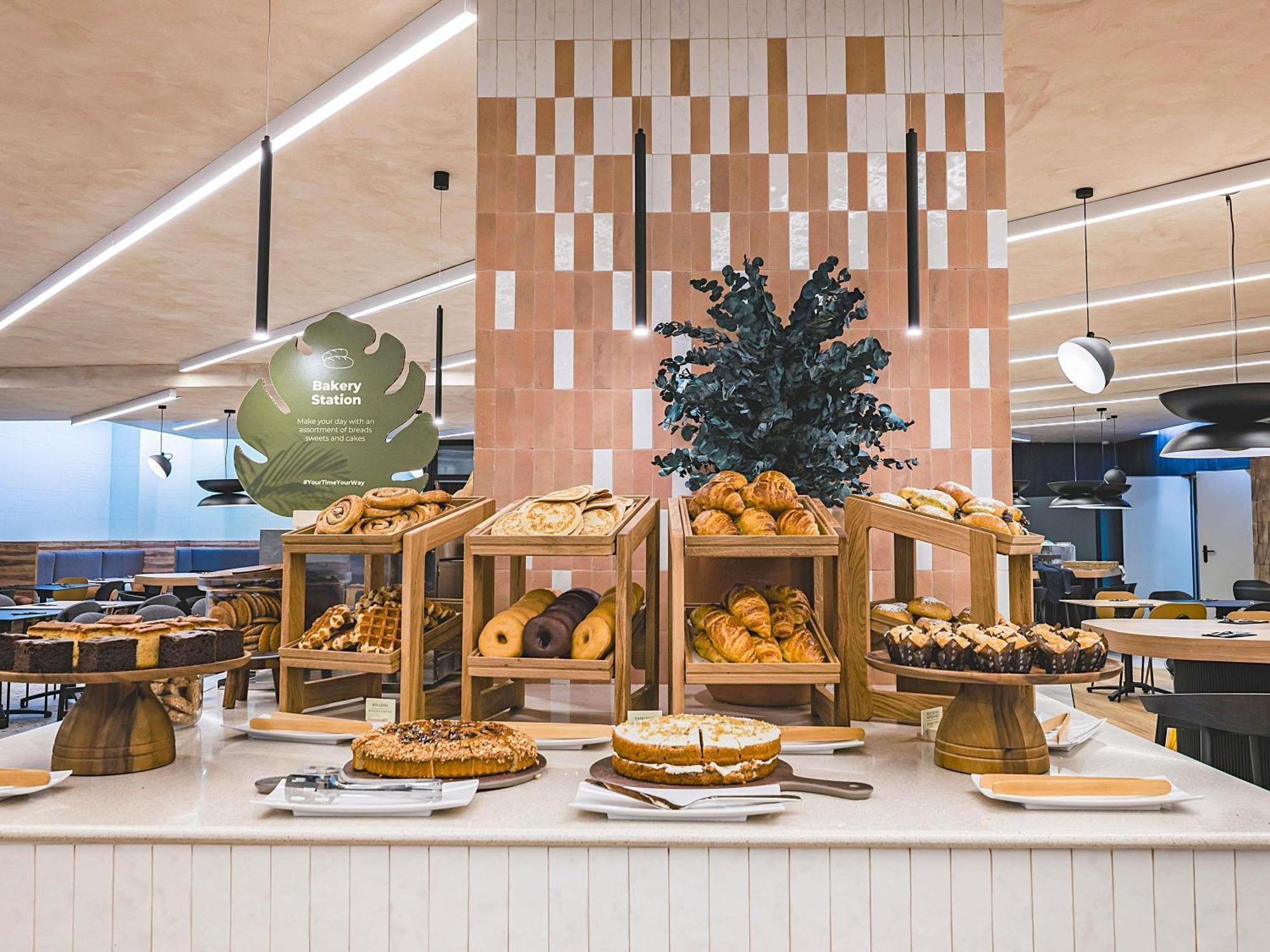 Novotel Valencia Lavant Bagian luar foto